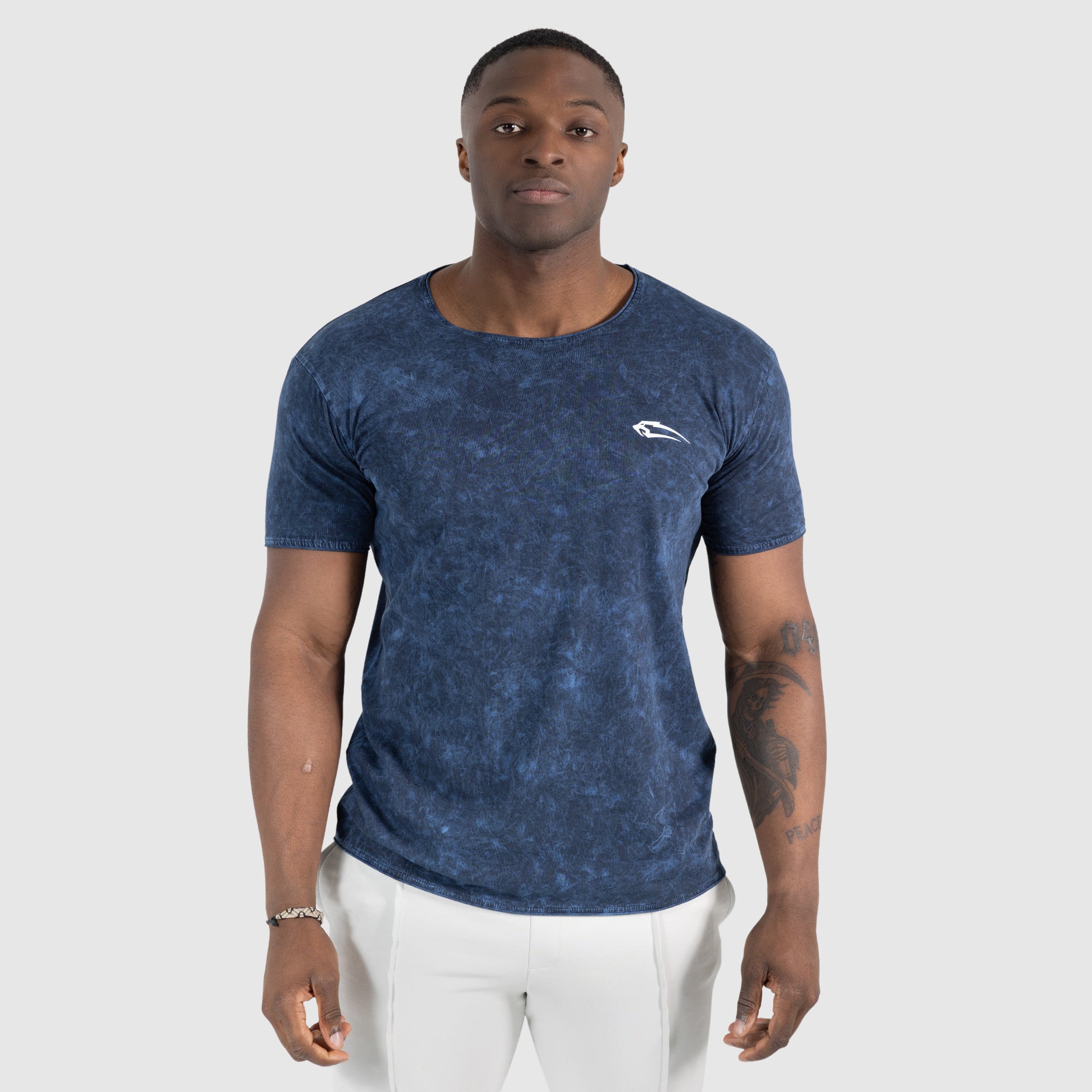 <tc>M</tc>t-shirt oreillette
