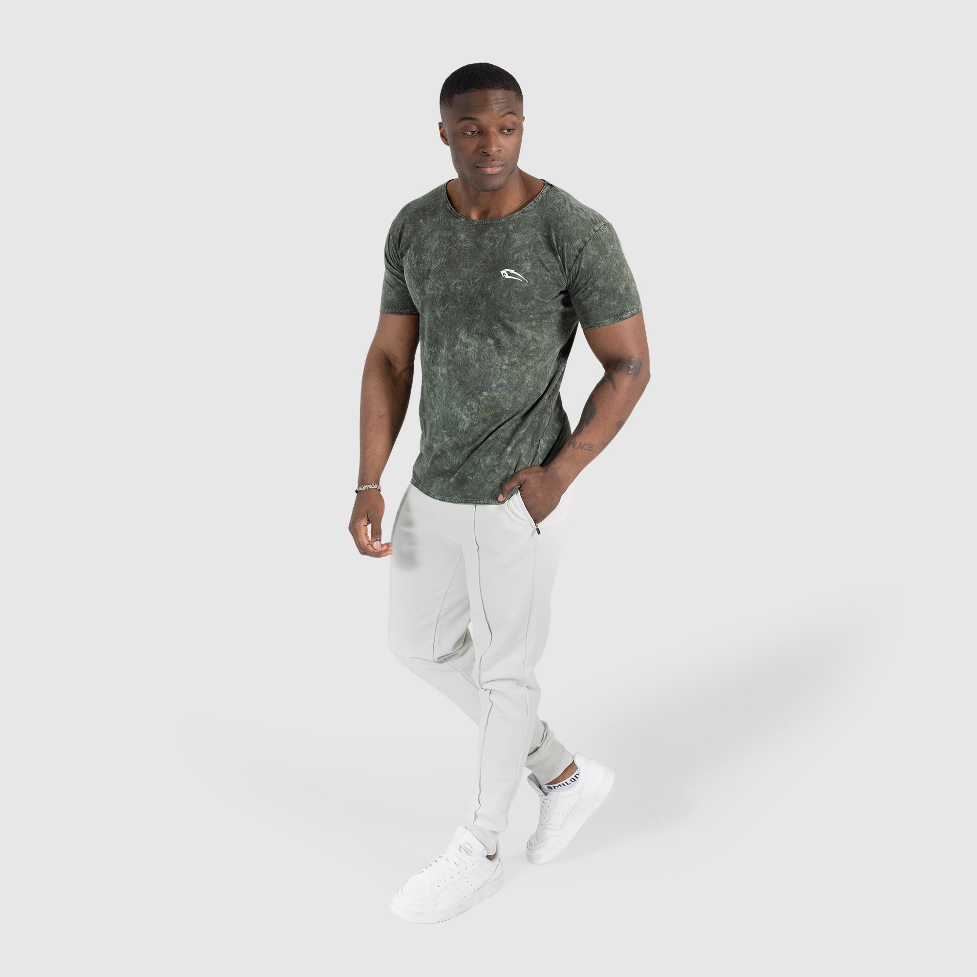 <tc>M</tc>t-shirt oreillette