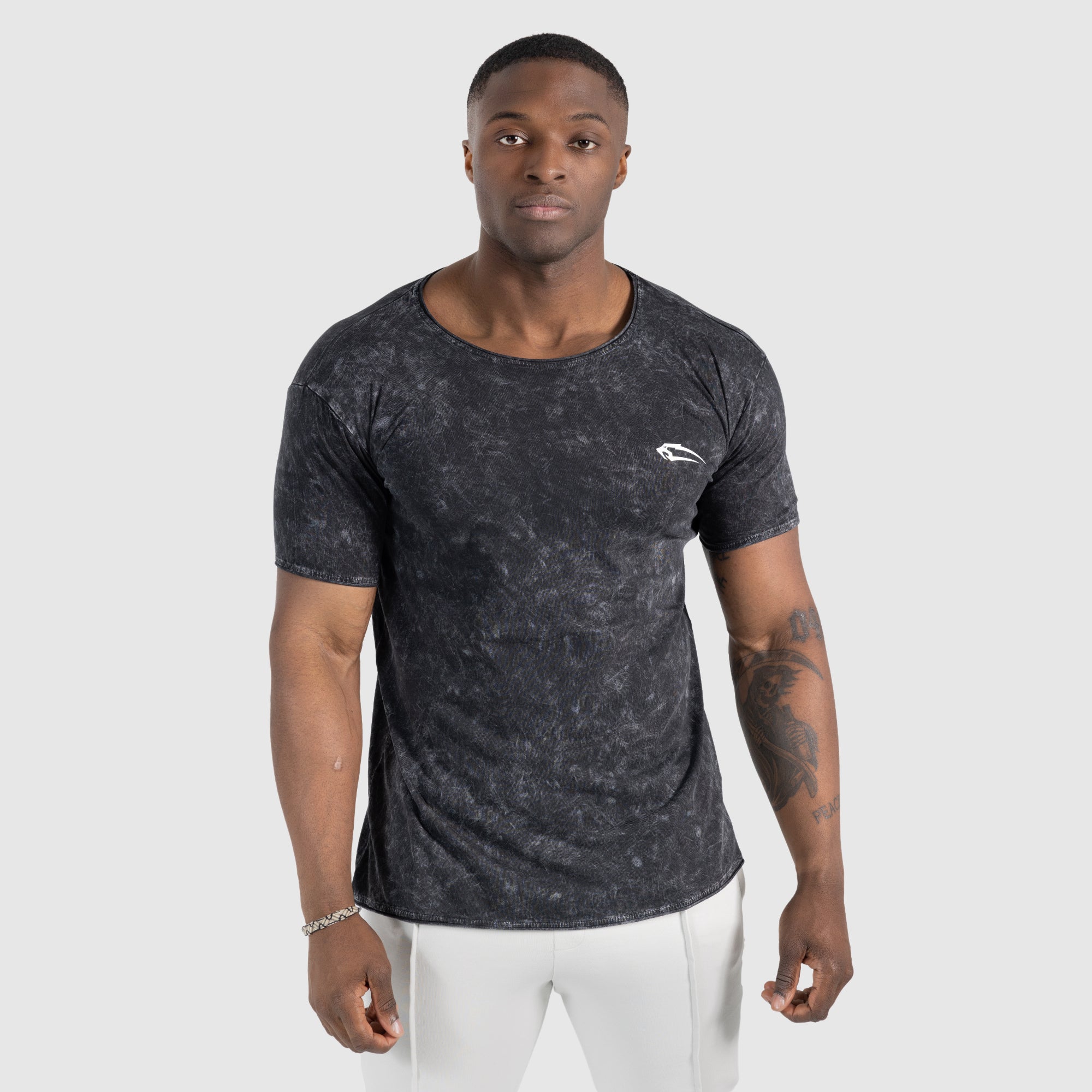 <tc>M</tc>t-shirt oreillette