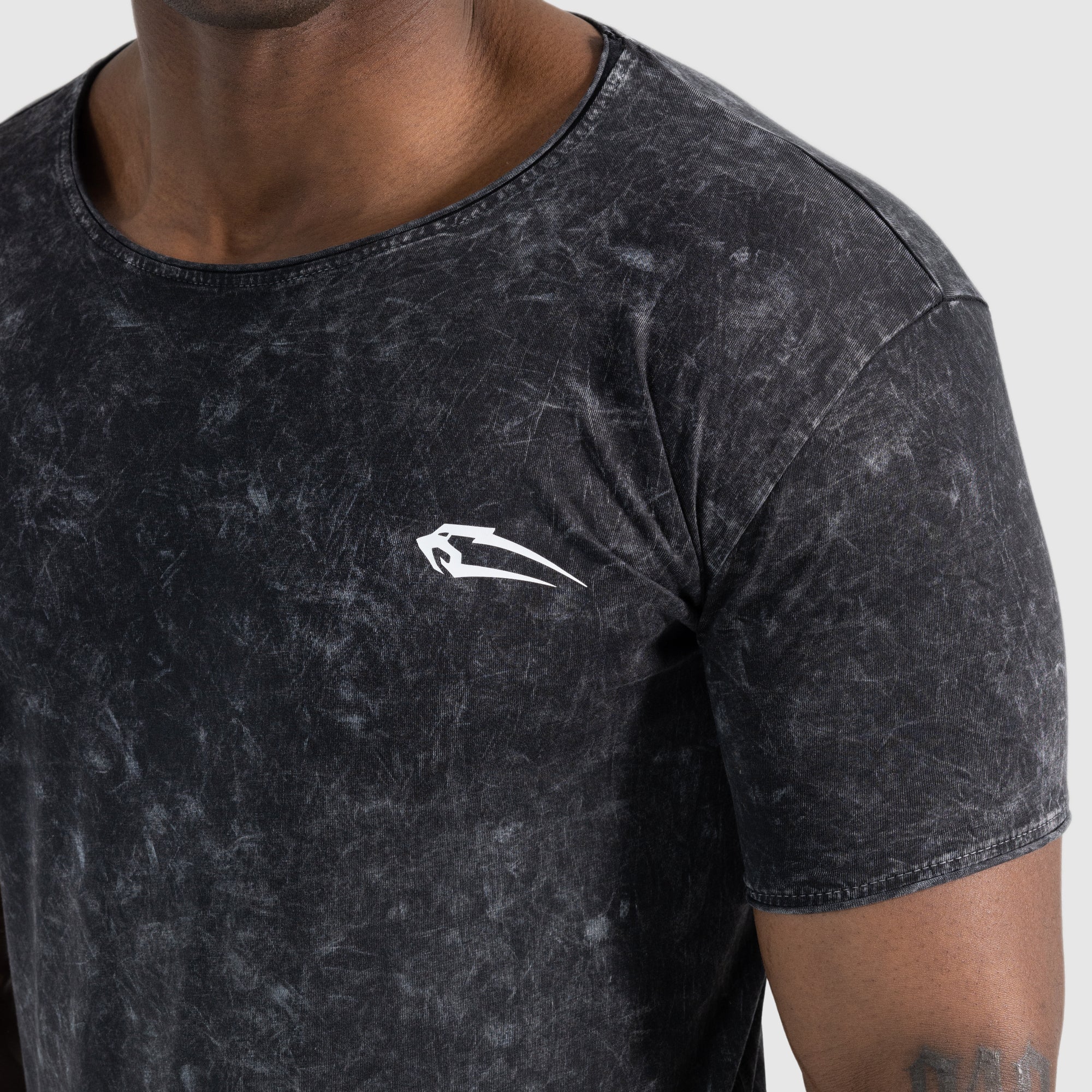 <tc>M</tc>t-shirt oreillette