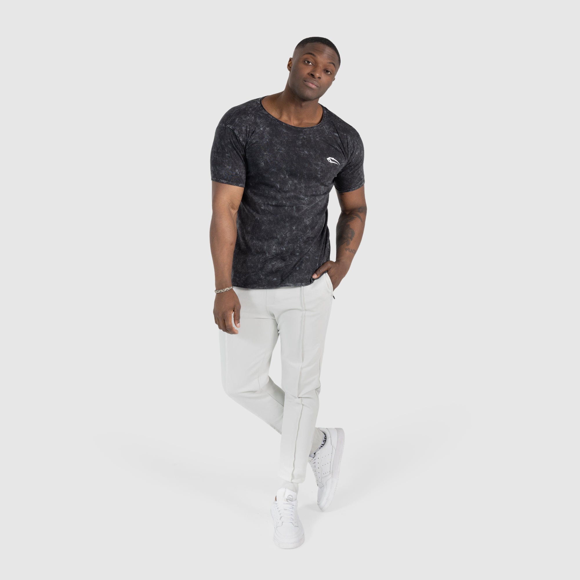 <tc>M</tc>t-shirt oreillette