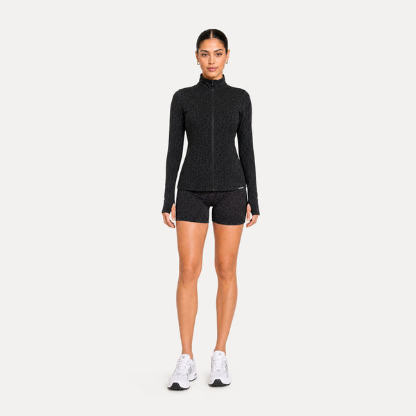LEO Shorts Velvara