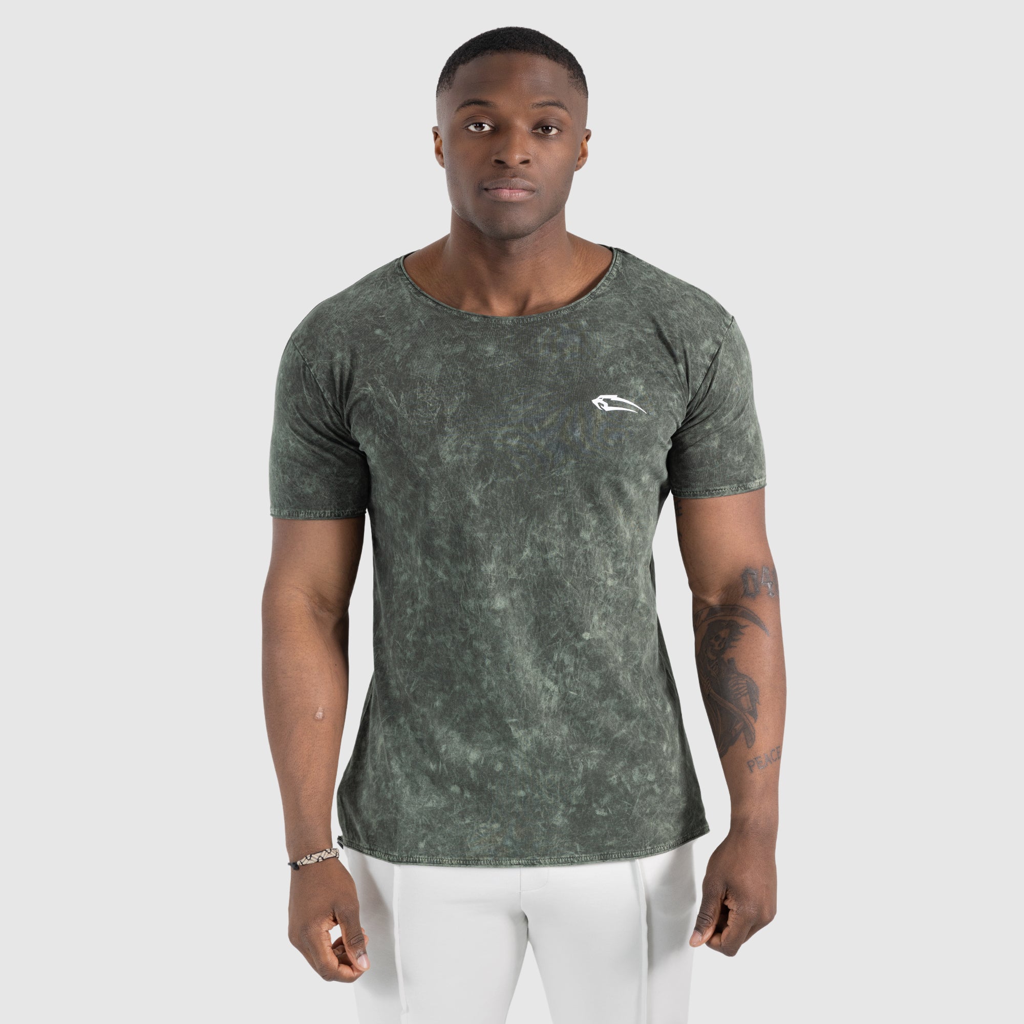 <tc>M</tc>t-shirt oreillette