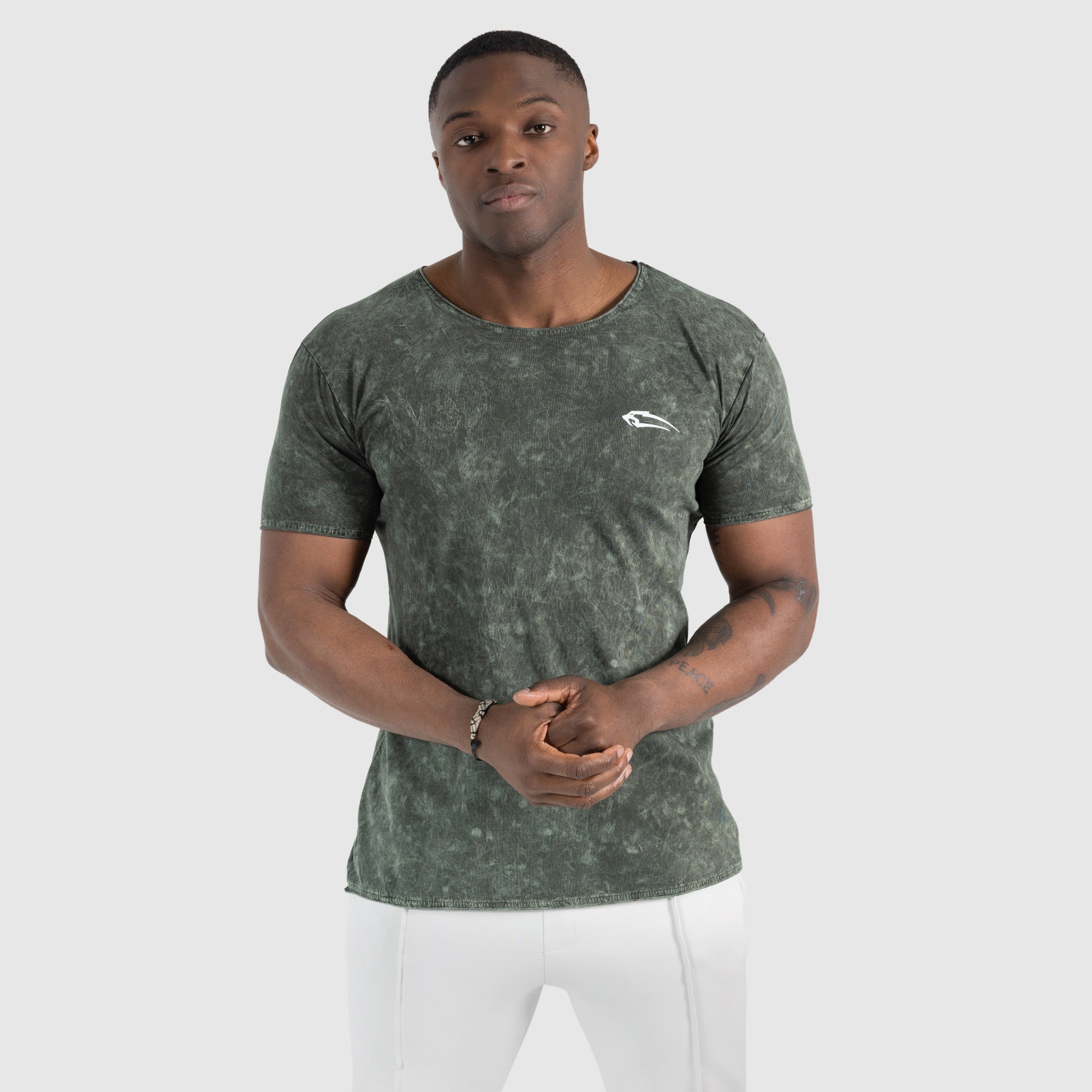 <tc>M</tc>t-shirt oreillette